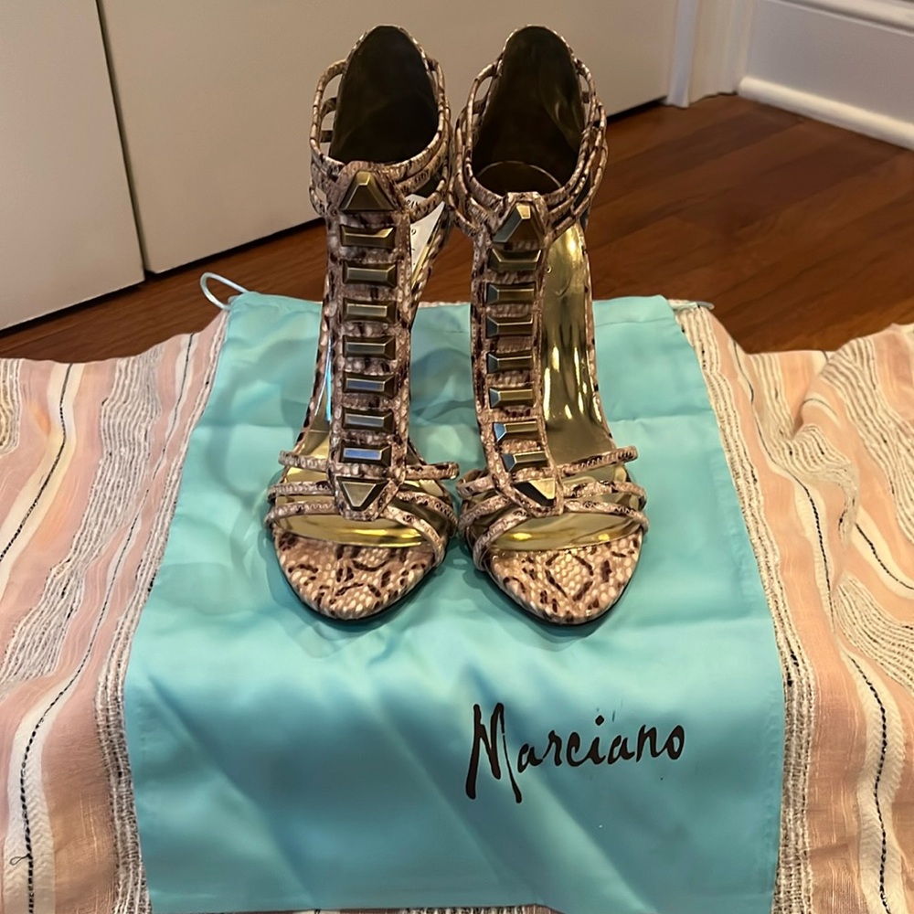WORN ONCE BEAUTIFUL Marciano Pmrayna Sandals in Brown Multi Leather- Size 8.5